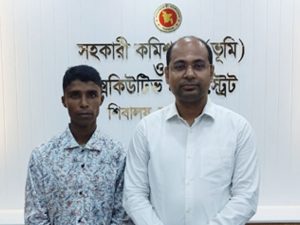 মানুষ মানুষকে ভালোবেসে কত কিছুই না করে থাকেন মেধাবী প্রতিবন্ধী ঢাকা ভার্সিটি পড়ুয়া শিক্ষার্থী সুদূর গাইবান্ধা থেকে ভালোবাসার টানে মানিকগঞ্জ জেলার শিবালয় উপজেলার সহকারী কমিশনার (ভূমি) এস এম ফয়েজ উদ্দিন এর সাথে সৌজন্য সাক্ষাৎ করতে আসেন শাকিল।